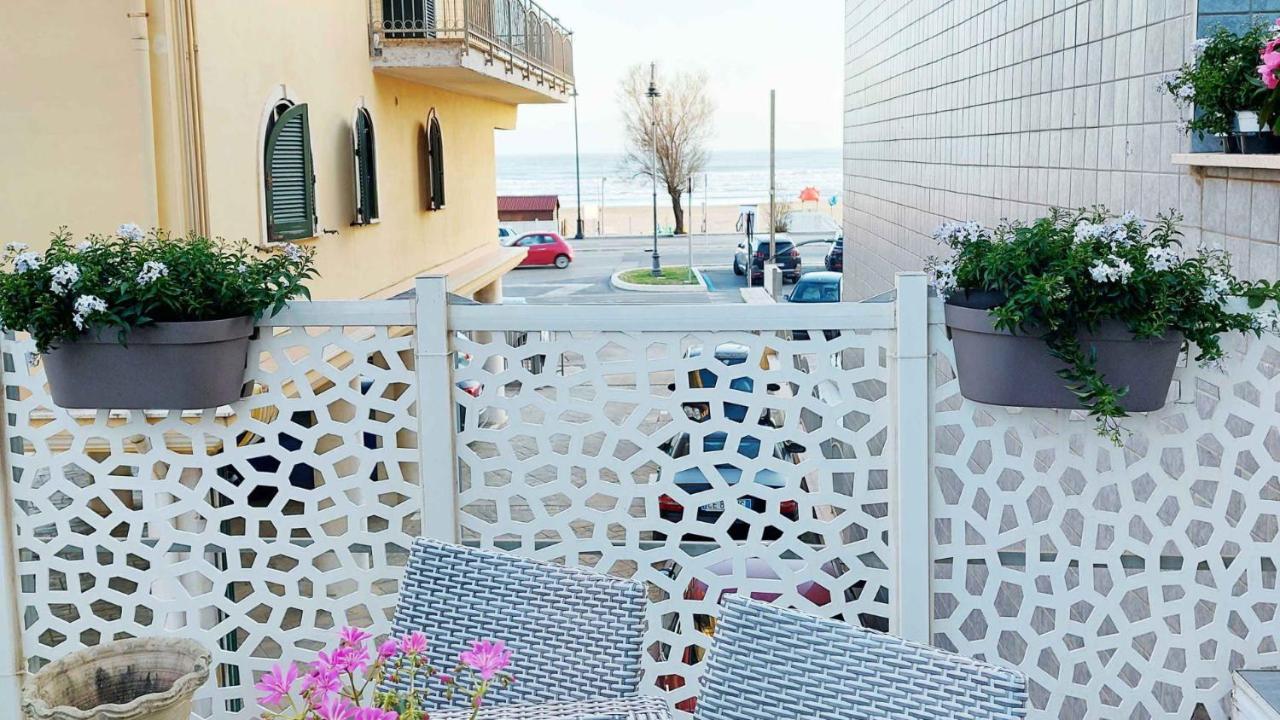 Sweet Home & Wellness Affittacamere Nettuno Kültér fotó