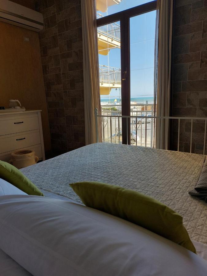 Sweet Home & Wellness Affittacamere Nettuno Kültér fotó