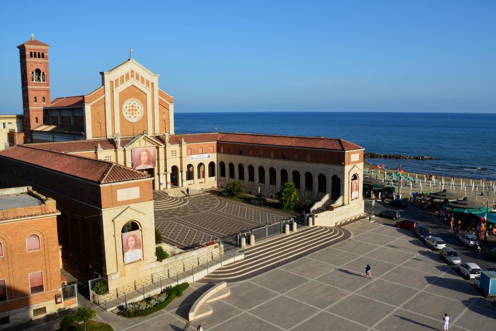 Sweet Home & Wellness Affittacamere Nettuno Kültér fotó